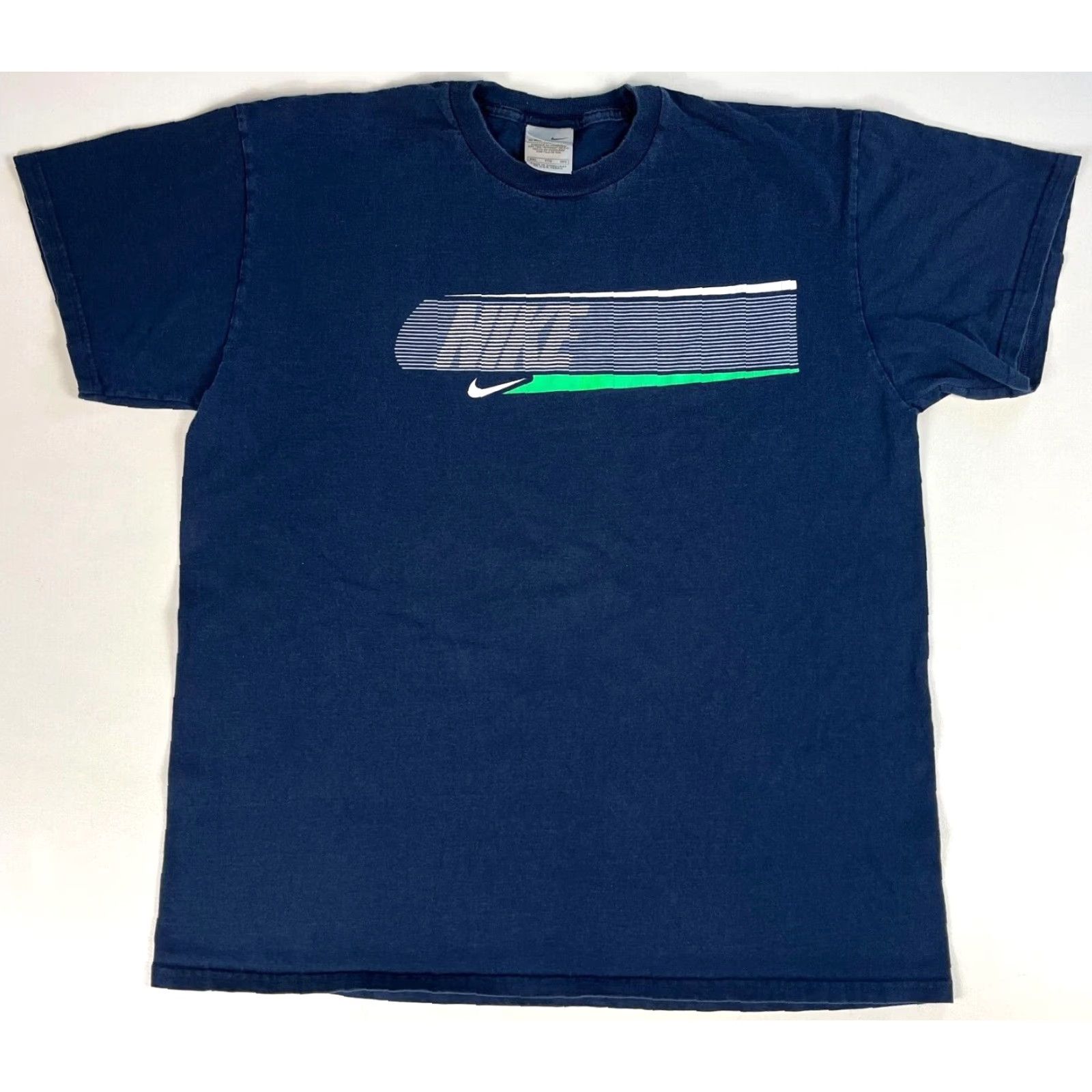 Nike VINTAGE Nike Logo T-Shirt Mens 2XL Navy Cotton Short Sleeve Crew Neck 2006 Logo Sports Classic Decade 2000s Size US XXL / EU 58 / 5 - 2 Thumbnail
