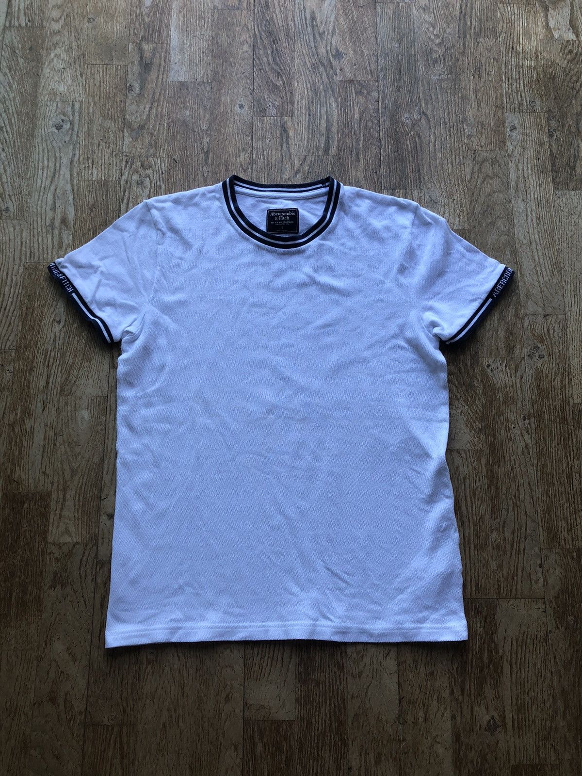 Abercrombie & Fitch ABERCROMBIE & FITCH CLASSIC VINTAGE TEE SHIRT Size US S / EU 44-46 / 1 - 1 Thumbnail