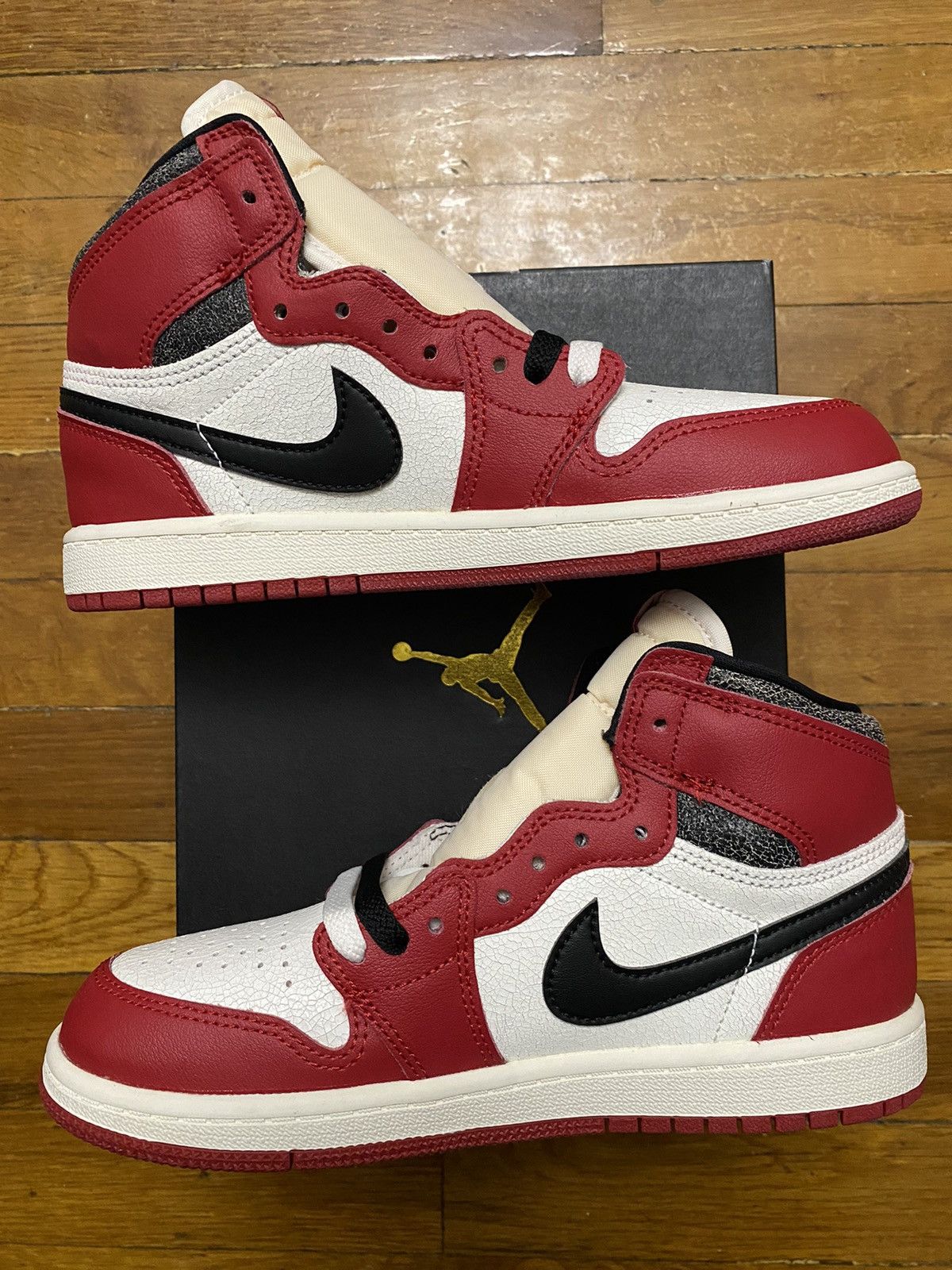 Jordan Brand × Nike Size 3Y / 4.5W - Jordan 1 Retro High OG Chicago Red PS Size US 4.5 / IT 34.5 - 3 Thumbnail