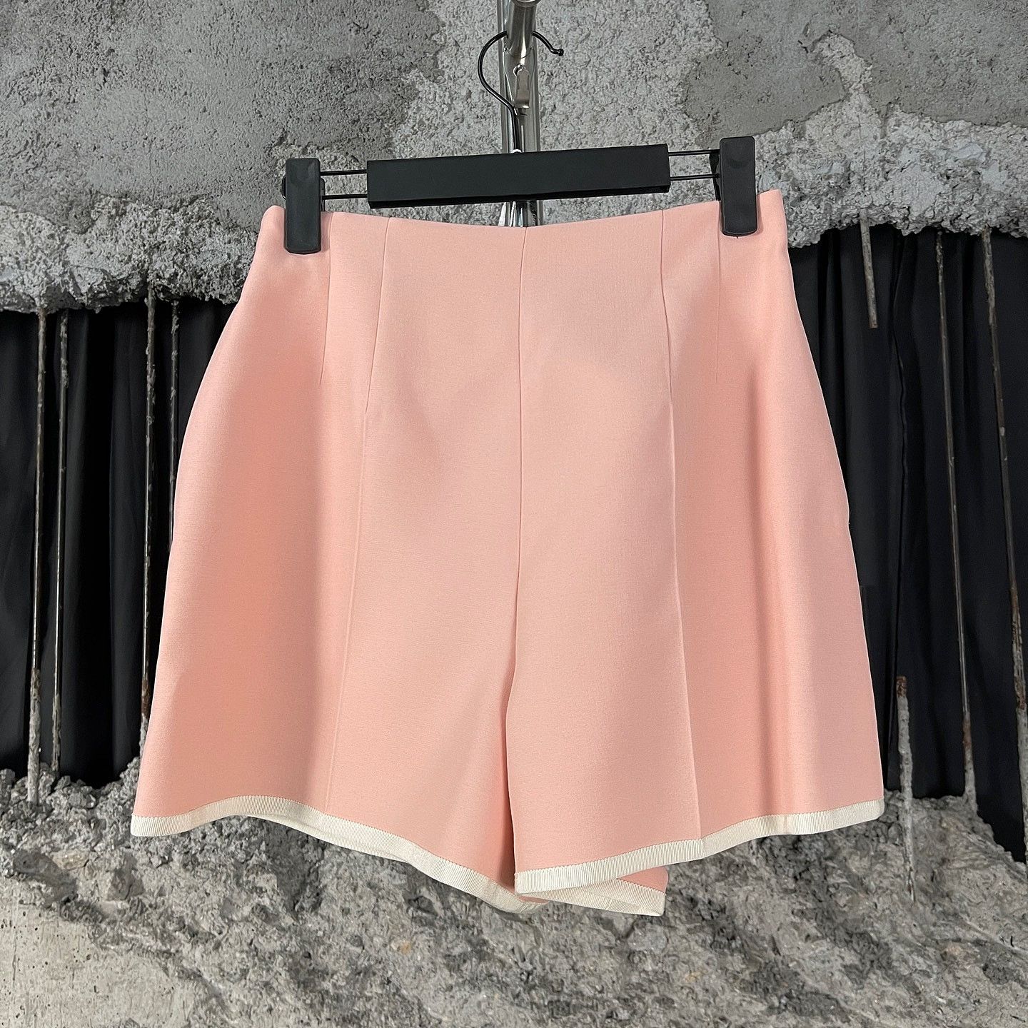 Gucci Gucci Pink Shorts Size 36 Size 25" / US 0 / IT 36 - 1 Thumbnail