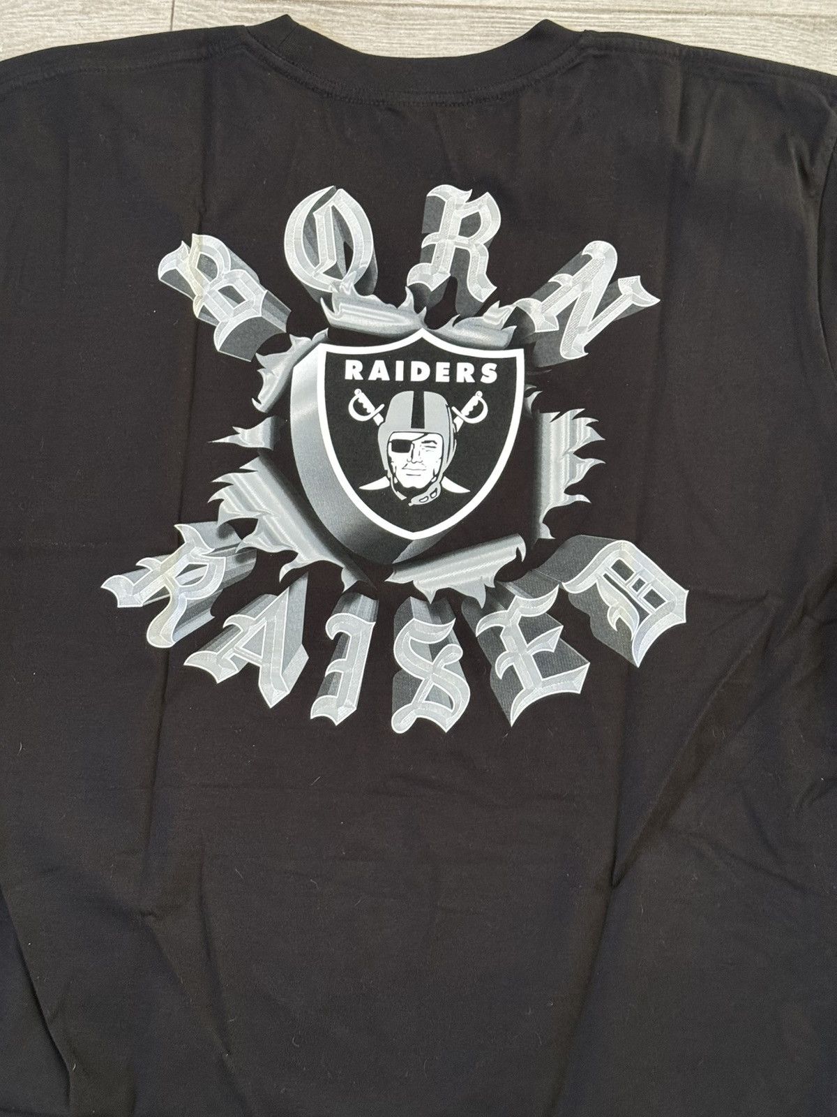 Born X Raised × NFL BORN X RAISED Las Vegas Raiders Pop Out Rocker Tee Sz Large Size US L / EU 52-54 / 3 - 7 Thumbnail