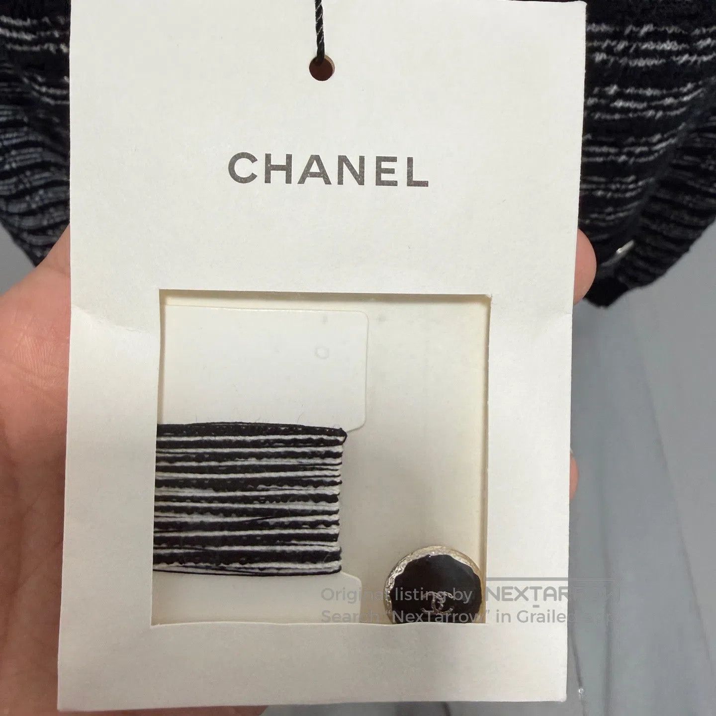 Chanel Chanel Black and white striped enamel button knit cardigan Size XS / US 0-2 / IT 36-38 - 3 Thumbnail