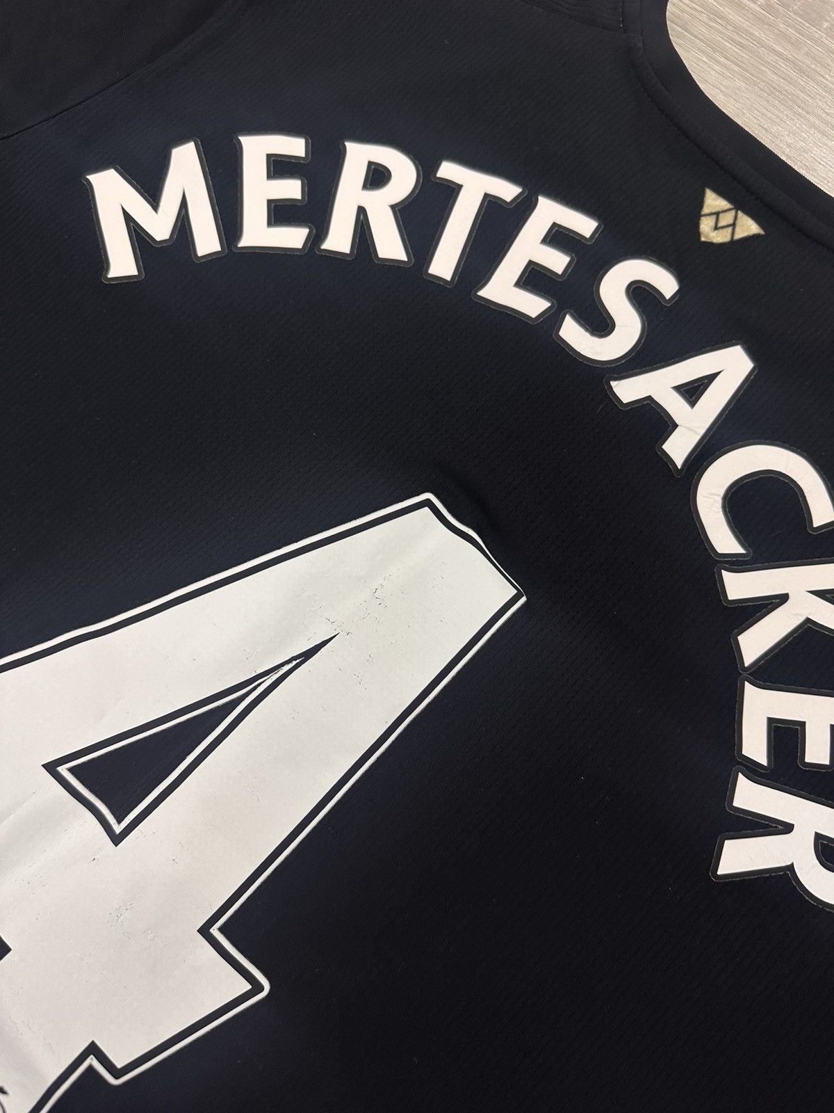 Vintage Puma Arsenal 2015/2016 Soccer Jersey 4 Mertesacker Size US L / EU 52-54 / 3 - 4 Thumbnail