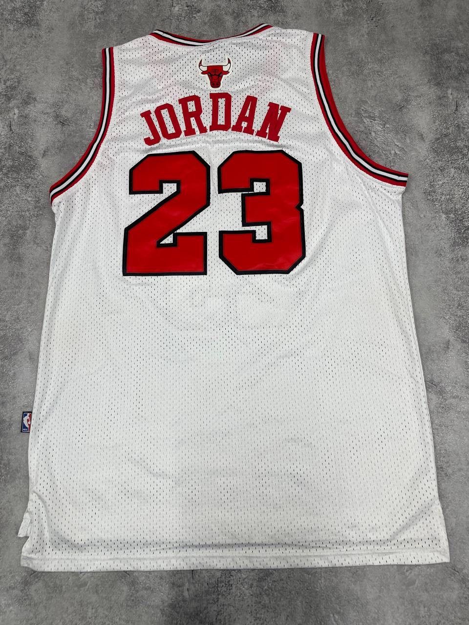 Nike Michael Jordan Nike Home 1997/98 Basketball Jersey White Size US L / EU 52-54 / 3 - 8 Thumbnail