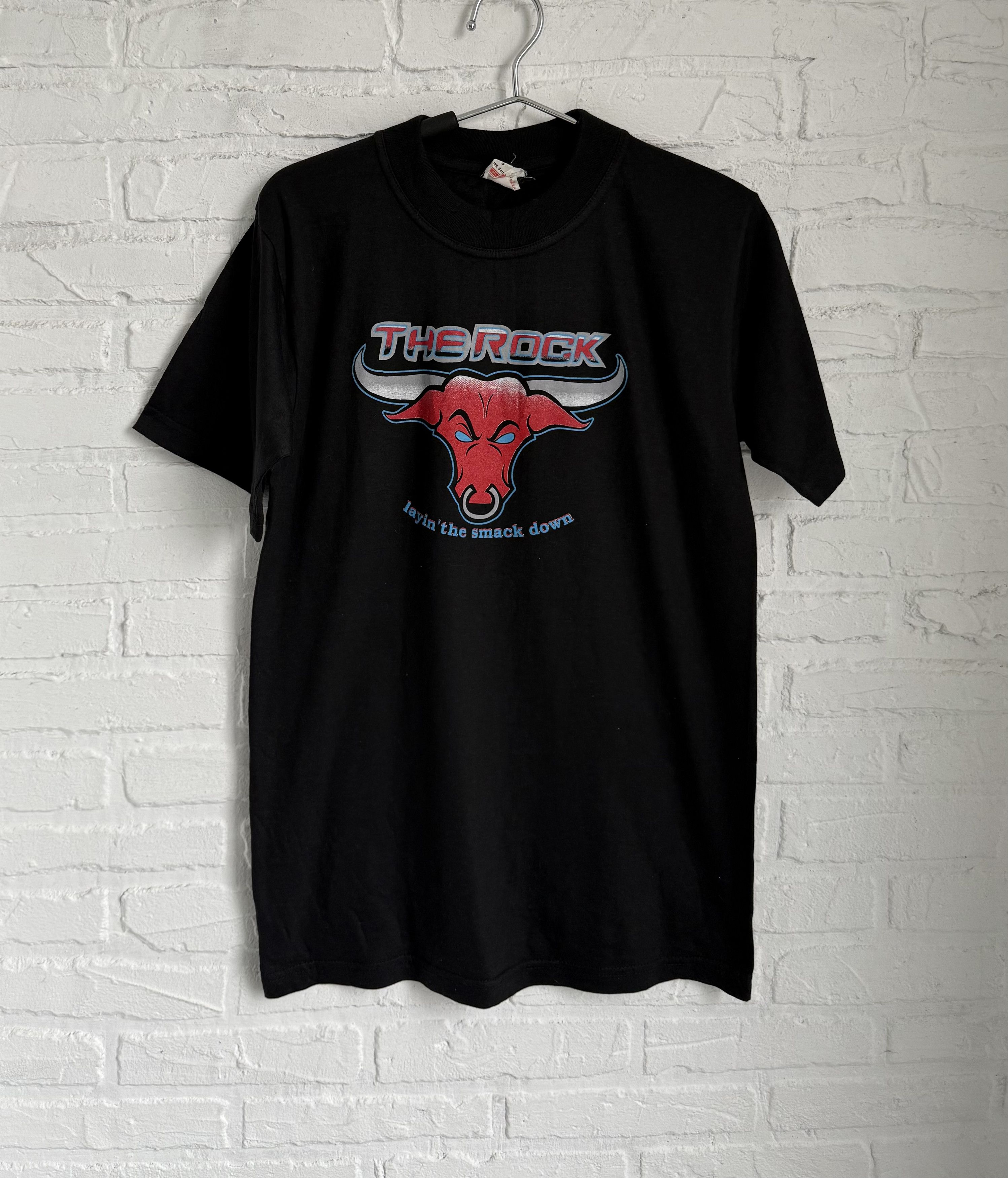Vintage × WWE × WWF Vintage 90s The Rock laying the smack down WWE t-shirt Size US S / EU 44-46 / 1 - 1 Thumbnail