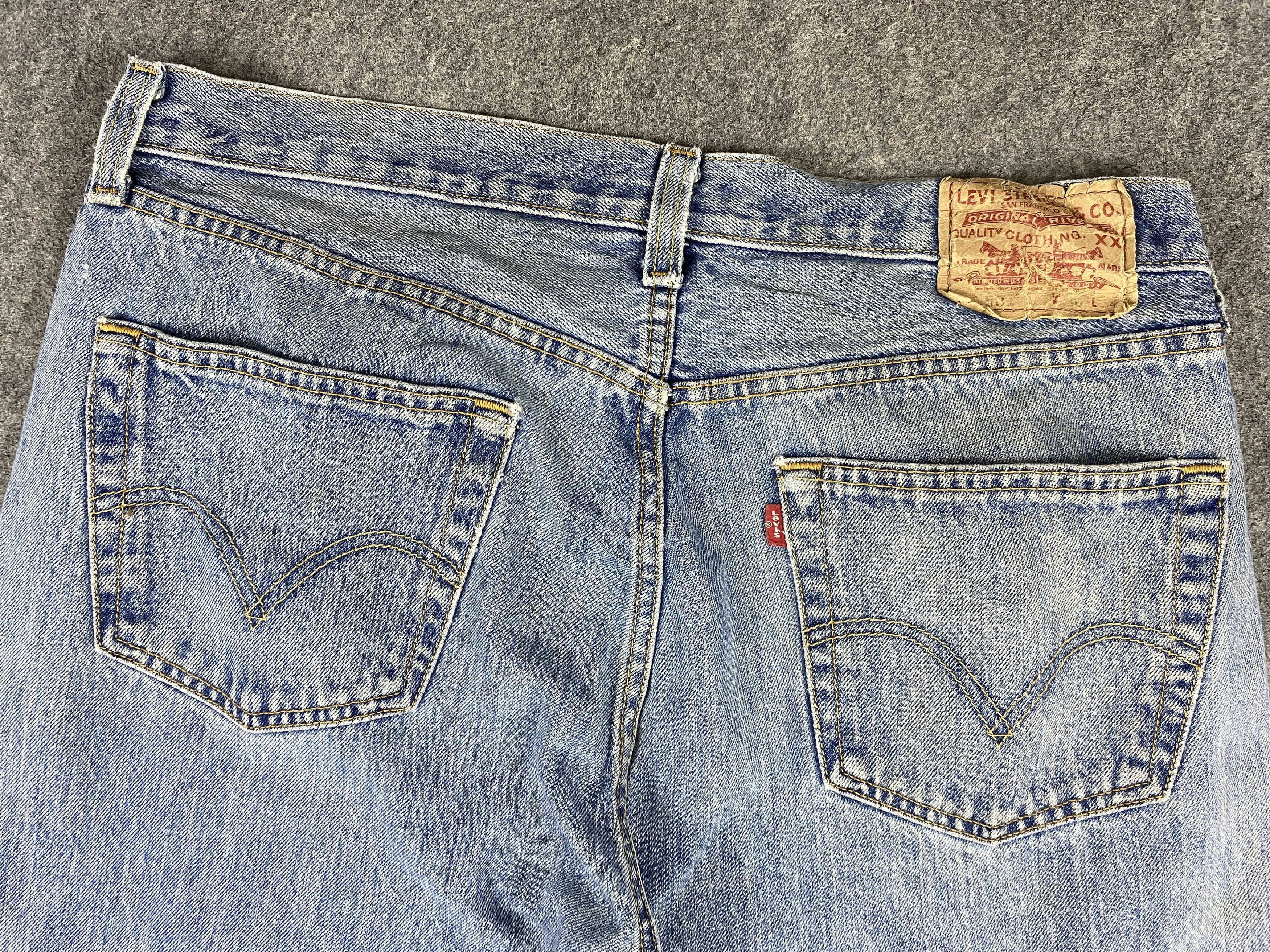 Levi's Blue Wash Vintage Levi's 501 Jeans 35x33.5 Denim -JN1633 Size US 35 - 4 Thumbnail