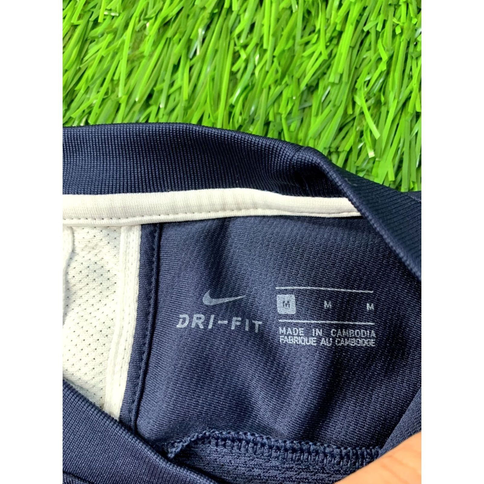 Nike Nike Academy Dri-FIT Football Shirt Mens M Navy Blue White Nike Dri-FIT 2019 Football Shirt Tee Size US M / EU 48-50 / 2 - 5 Thumbnail