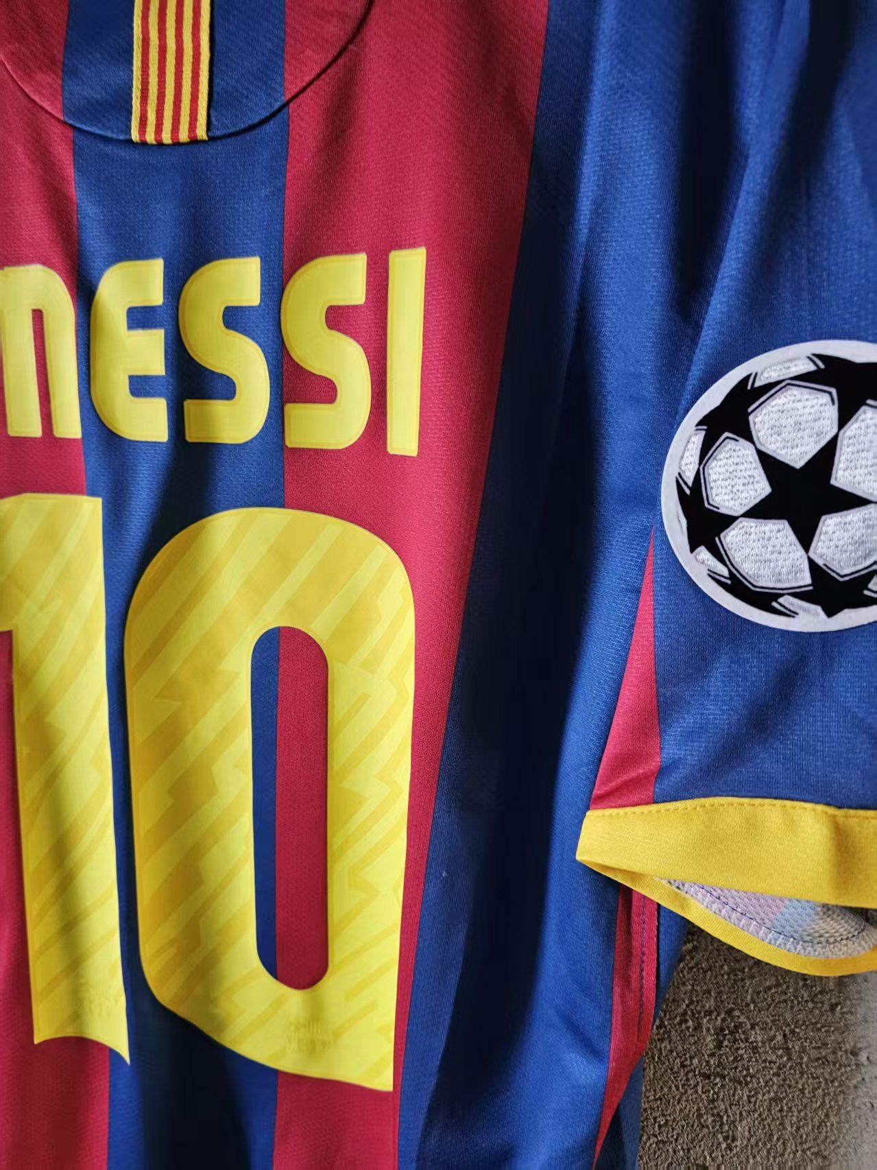 Other 2010 11 Barcelona 10 Messi Jersey Size US L / EU 52-54 / 3 - 4 Thumbnail