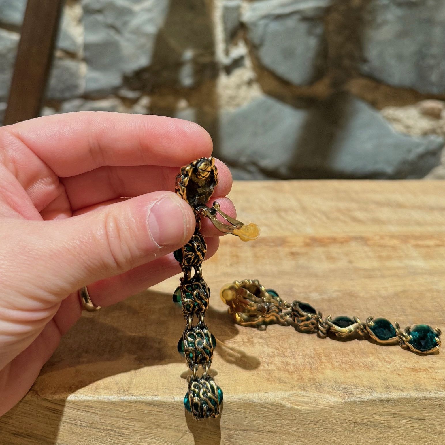 Gucci Gucci Lion Head Green Crystal Drop Clip-on Earrings Size ONE SIZE - 6 Thumbnail