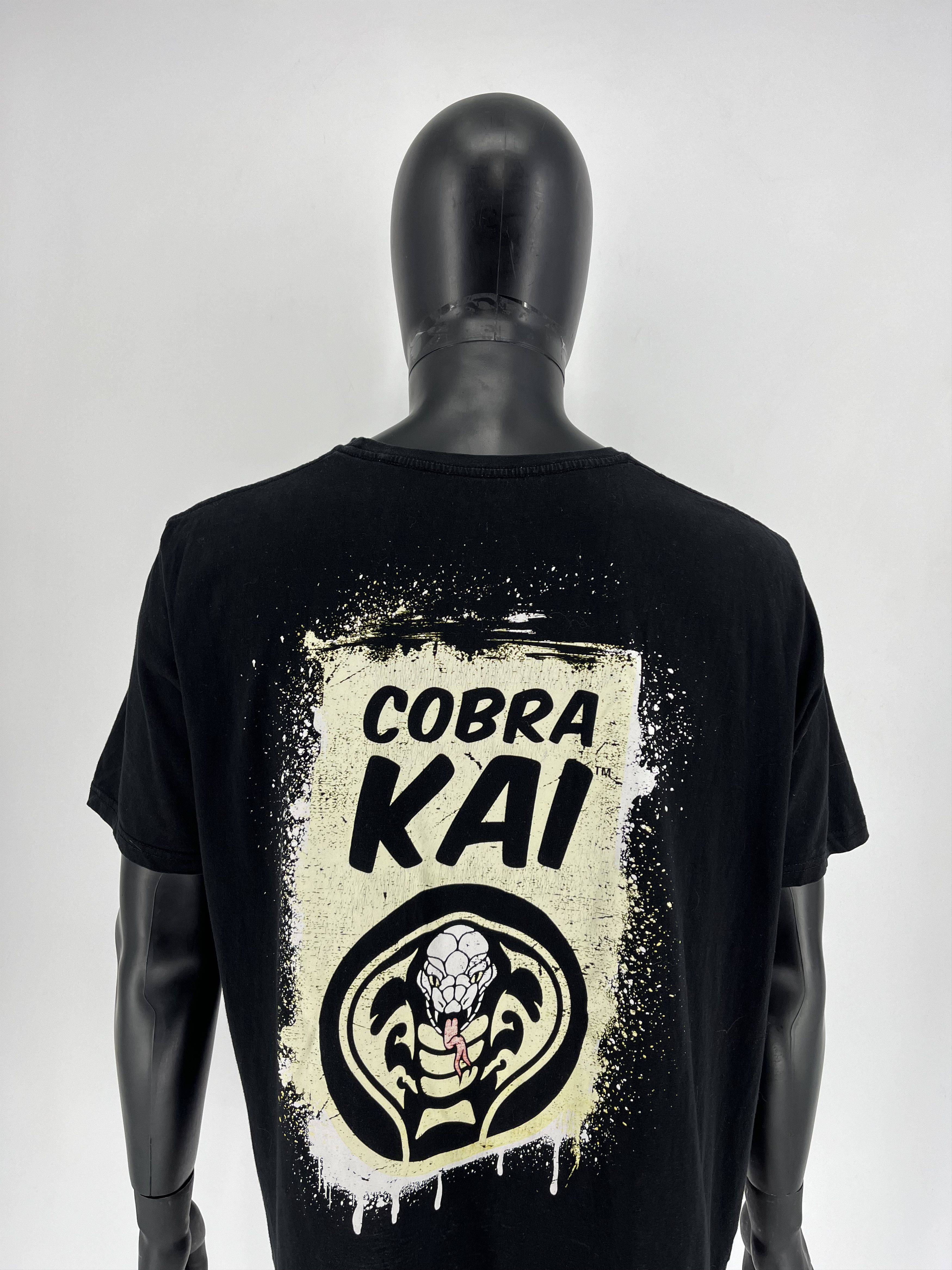 Universal Studios Vintage Cobra Kai The Karate Kids Movie Tv Series Tee Size US XL / EU 56 / 4 - 9 Thumbnail