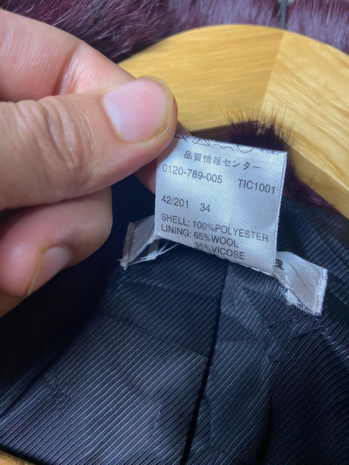 Japanese Brand Max Mara Crop Jacket with Fur Collar (149) Size US XXS / EU 40 - 7 Thumbnail