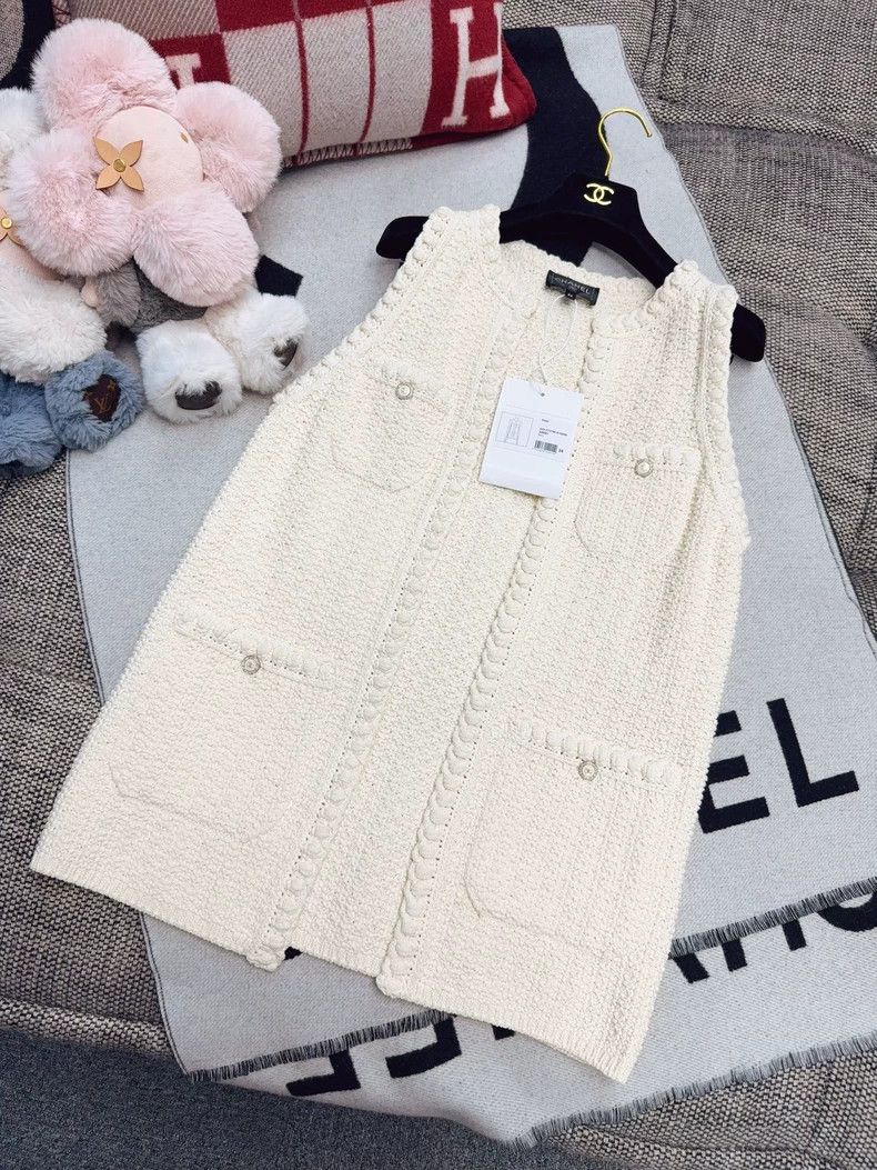 Chanel Chanel 22S spring and summer white four-pocket round-neck Size XXS / US 00 / IT 34 - 1 Thumbnail