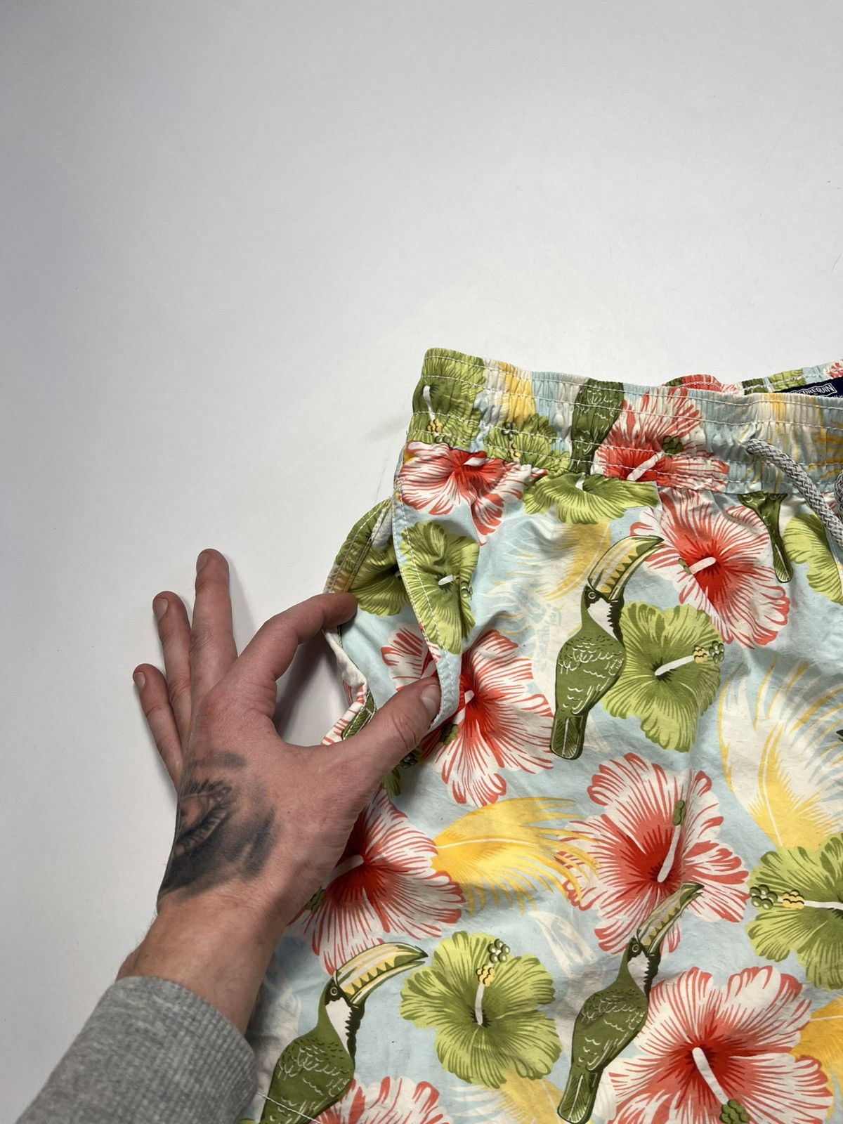 Vilebrequin Vintage Vilebrequin Flower Print Swim Hawaii Shorts Size US 34 / EU 50 - 8 Thumbnail