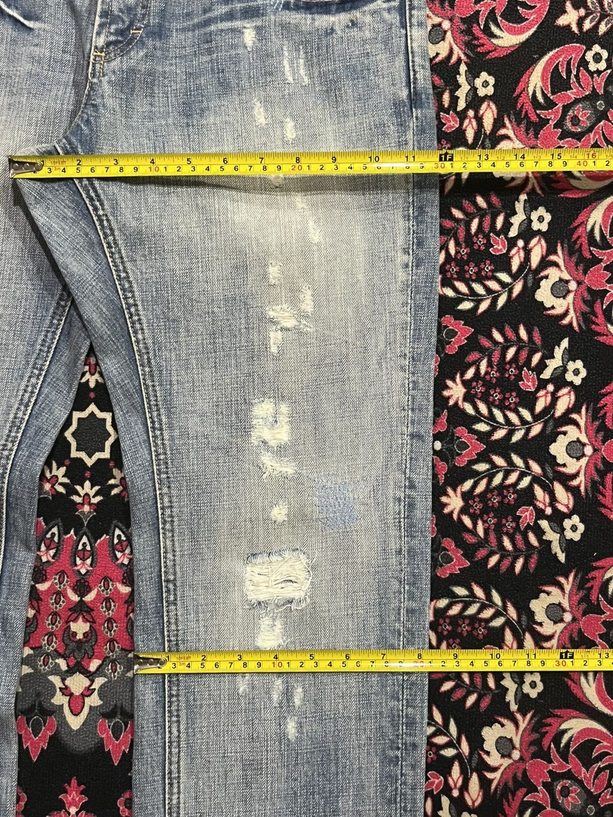 Le Grande Bleu (L.G.B.) ⚡️Distressed⚡️Vintage Garage Blue Fringe Whisker Blue Jeans Size US 33 - 13 Thumbnail