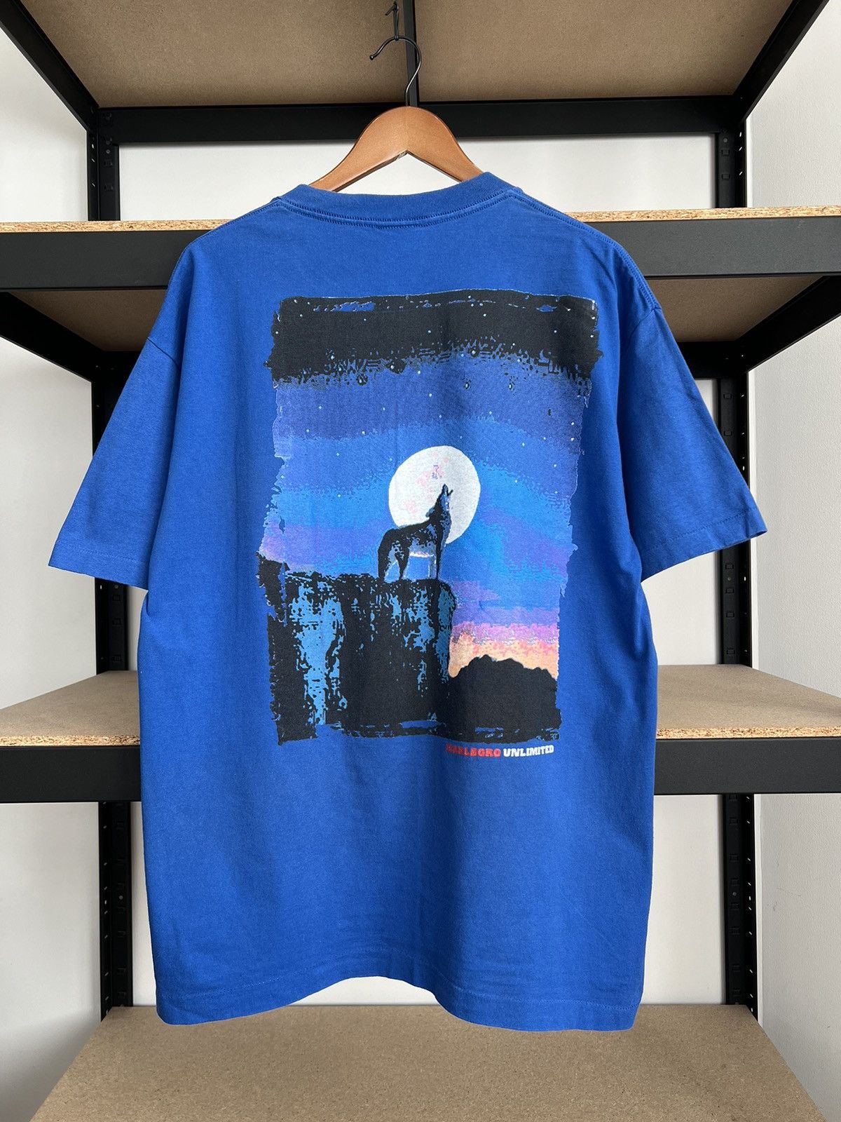 Marlboro Vintage 90s Marlboro Unlimited Wolf Pocket Blue T-shirt Size US XL / EU 56 / 4 - 1 Thumbnail