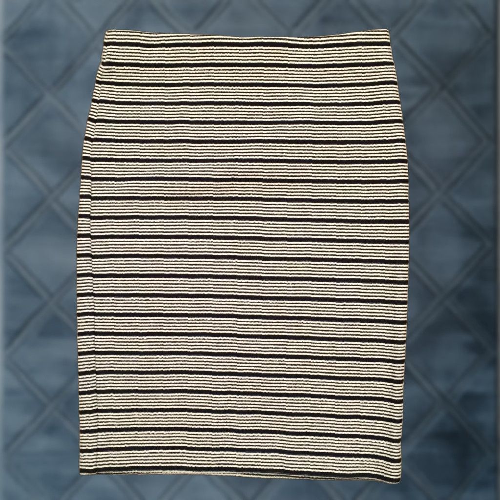 Loft LOFT Skirt XS Knee Length Unlined Pull On Black White Striped Cotton Blend Elastic Waist Vintage No (No) Size 26" / US 2 / IT 38 - 1 Thumbnail
