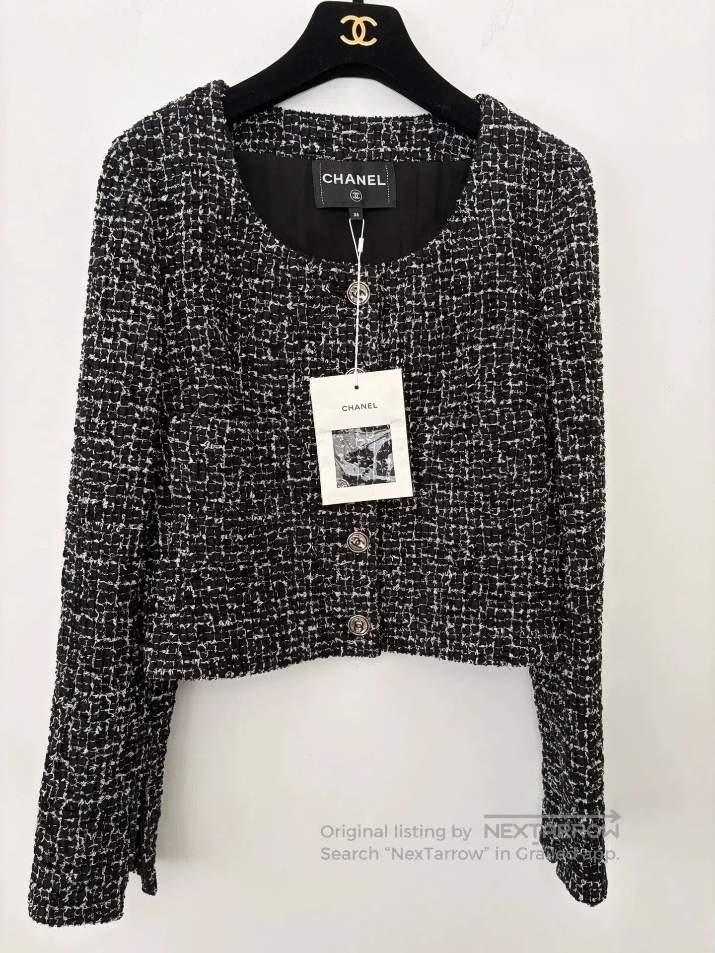 Chanel Chanel Black White Tweed Round Neck Jacket. Size US XS / EU 42 / 0 - 1 Thumbnail
