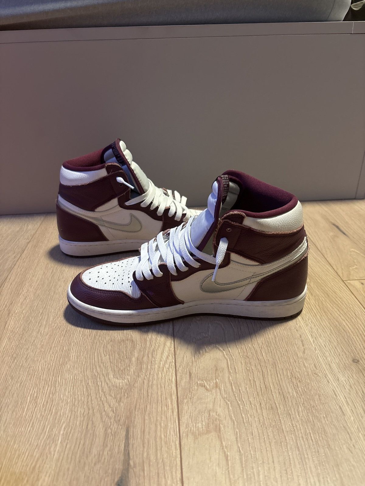 Jordan Brand Retro Jordan 1 High “Bordeaux” Size US 10.5 / EU 43-44 - 3 Thumbnail
