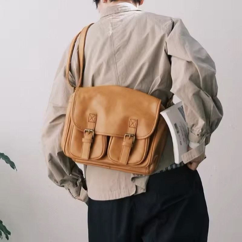 Leather Leather Messenger Bag Size ONE SIZE - 1 Thumbnail