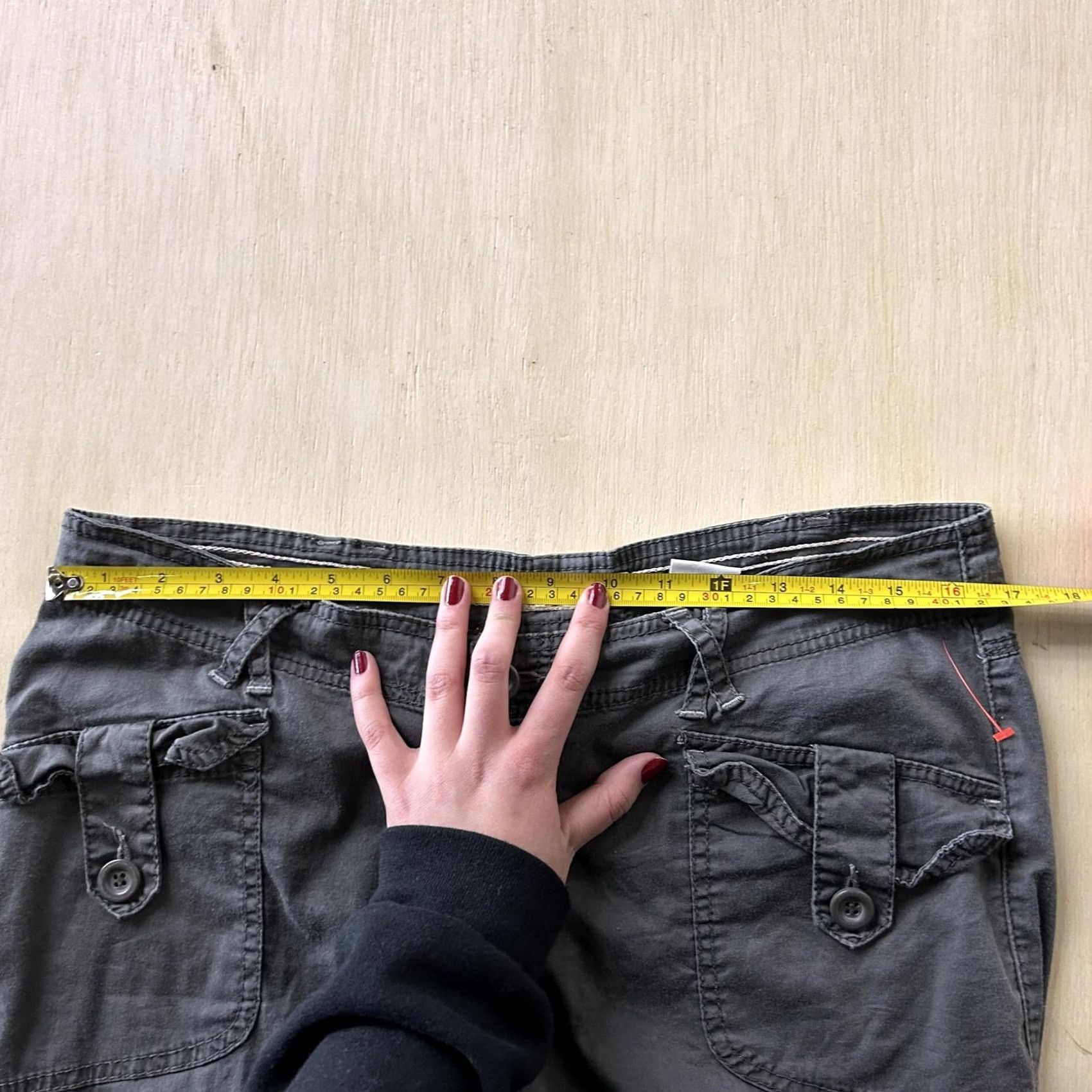 Vintage Paris Blues Shorts Womens 13 Gray Twill Cargo Pockets Casual Summer Size 34" / US 12 / IT 48 - 4 Thumbnail