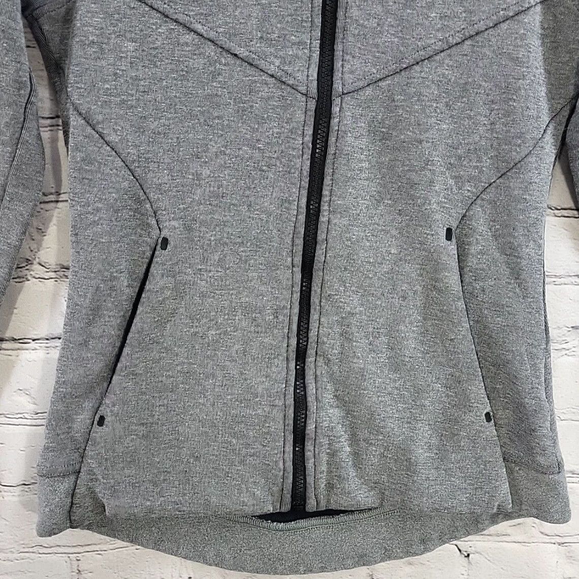 Nike sweatshirt with thumb holes shop