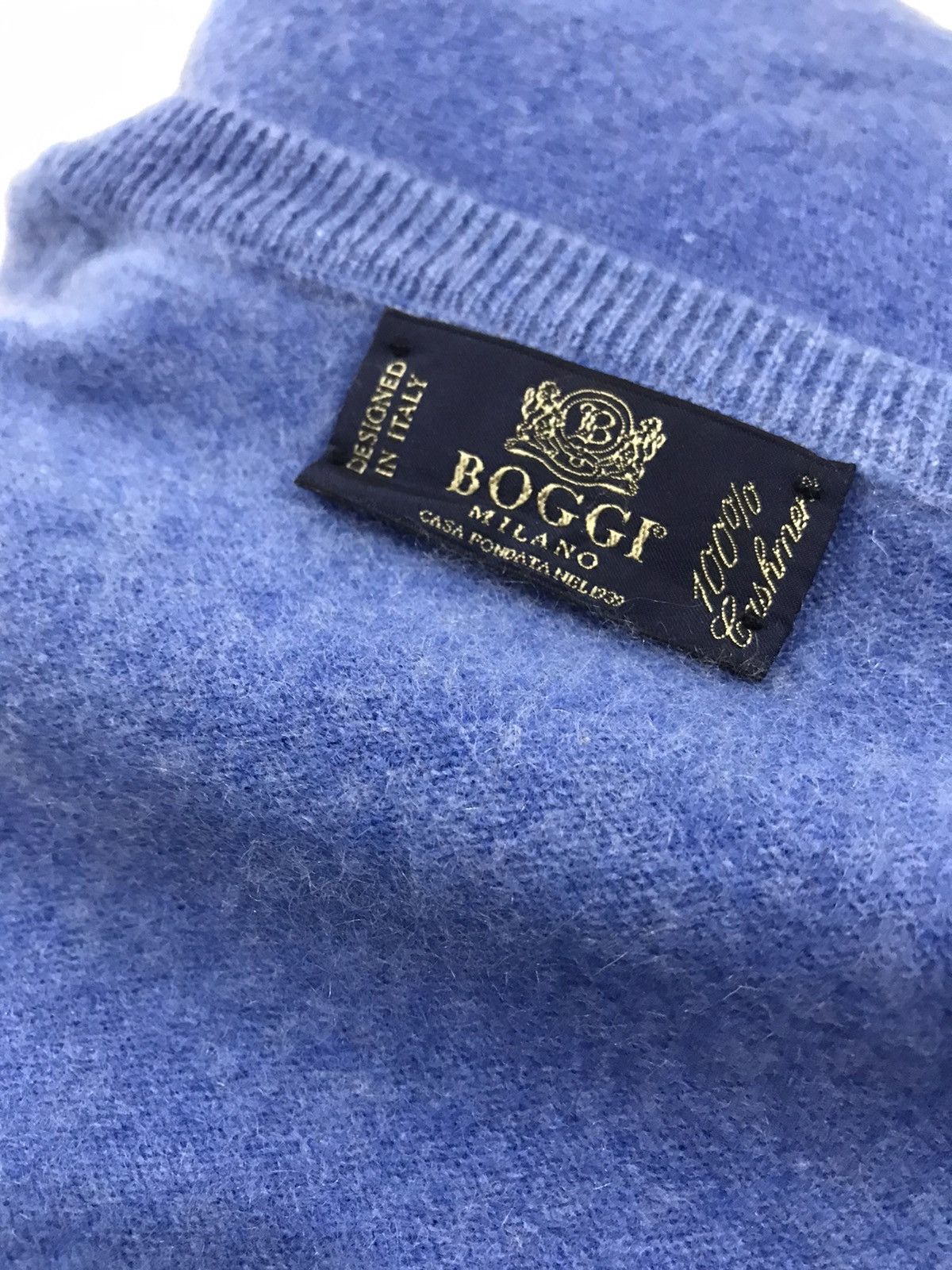 BOGGI MILANO PURE CASHMERE V neck jumper