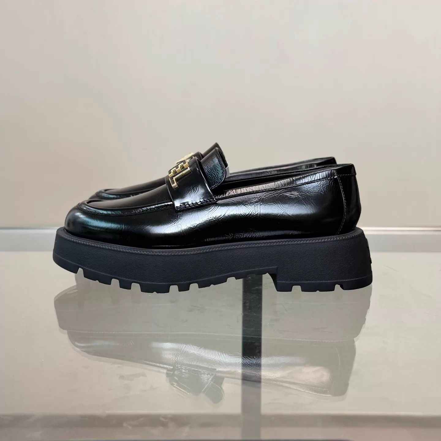 Chanel CHANEL 24B Logo Platform Loafer Women's 38.5 New With Box Size US 8 / IT 38 - 2 Thumbnail