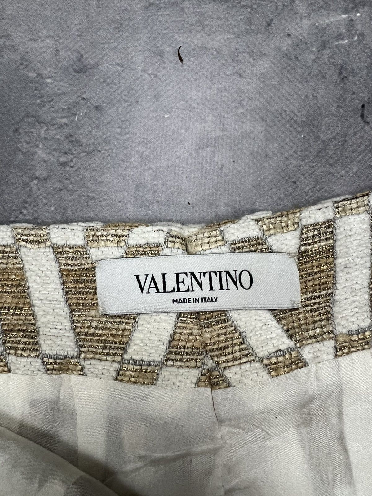 Valentino Valentino VLOGO Gold White Monogram Mini Skirt Skort Sz 42 Size 28" / US 6 / IT 42 - 6 Thumbnail