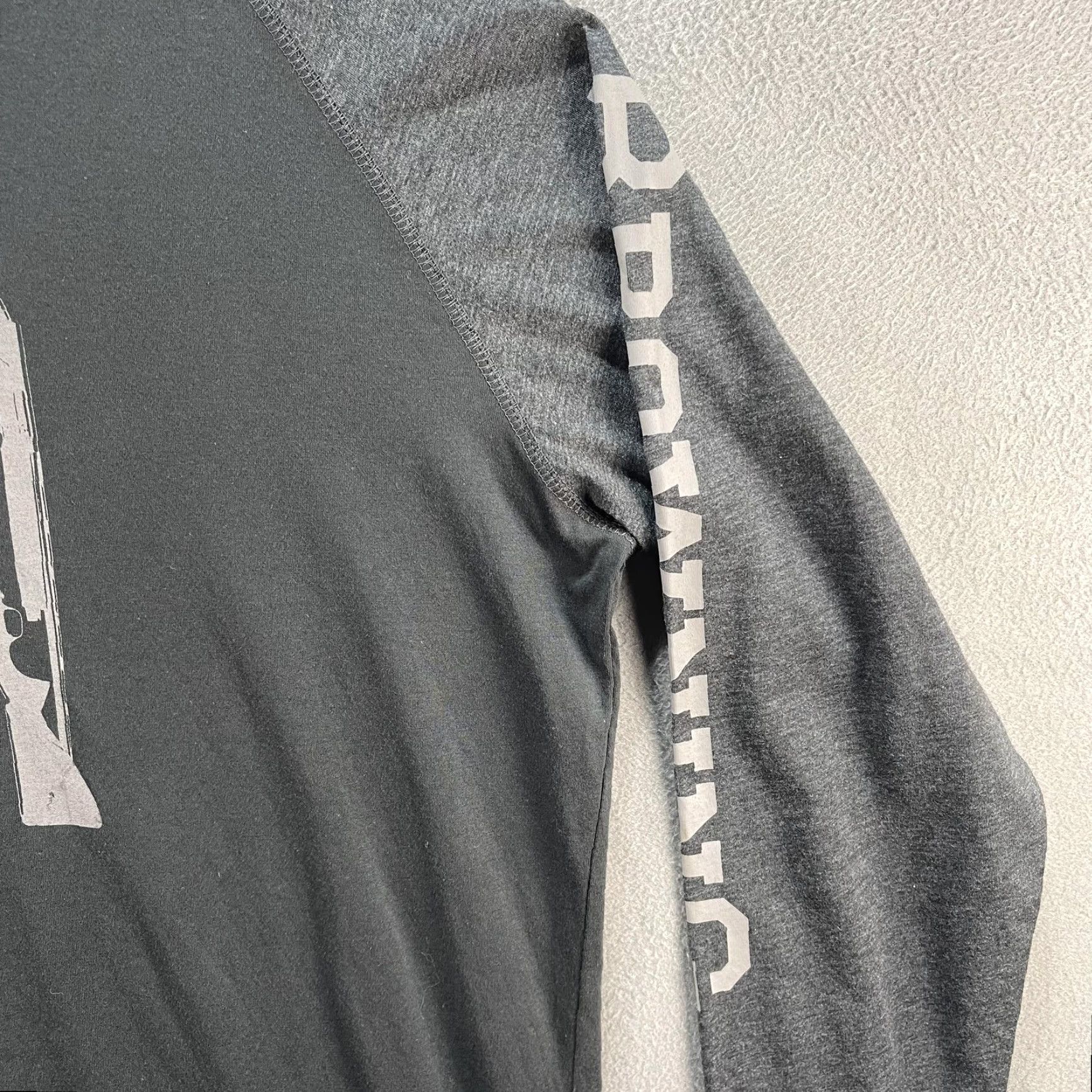 Vintage Browning Shirt Mens Large Gray Hooded Long Sleeve Raglan Buckmark Flag Graphic Size US L / EU 52-54 / 3 - 4 Thumbnail