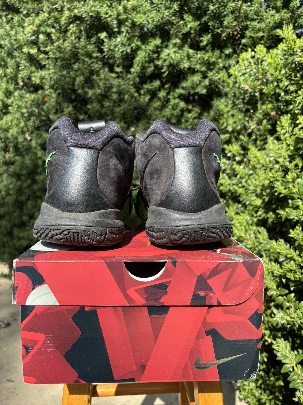 Nike Kyrie 4 'Halloween' Size US 12 / EU 45 - 4 Thumbnail