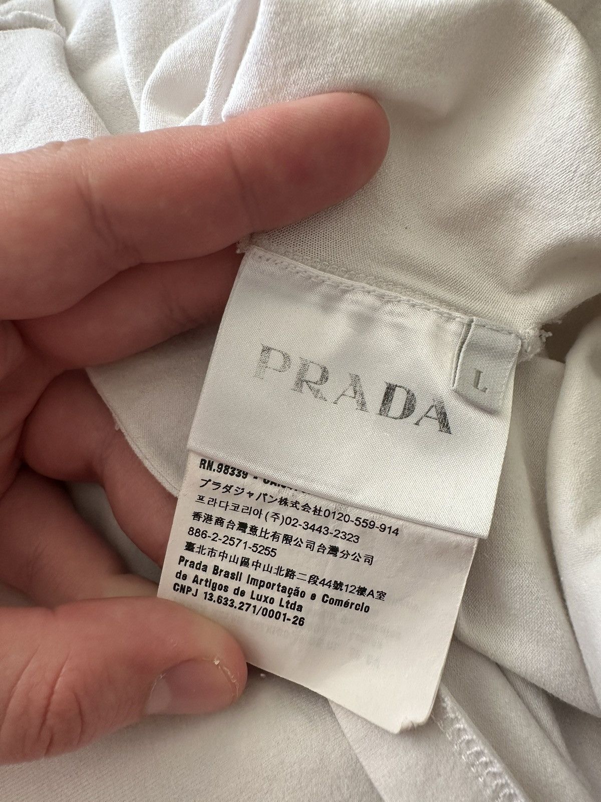 Prada Prada Milano White Red Tab T Shirt Nylon Pocket size L hype Size US L / EU 52-54 / 3 - 11 Thumbnail