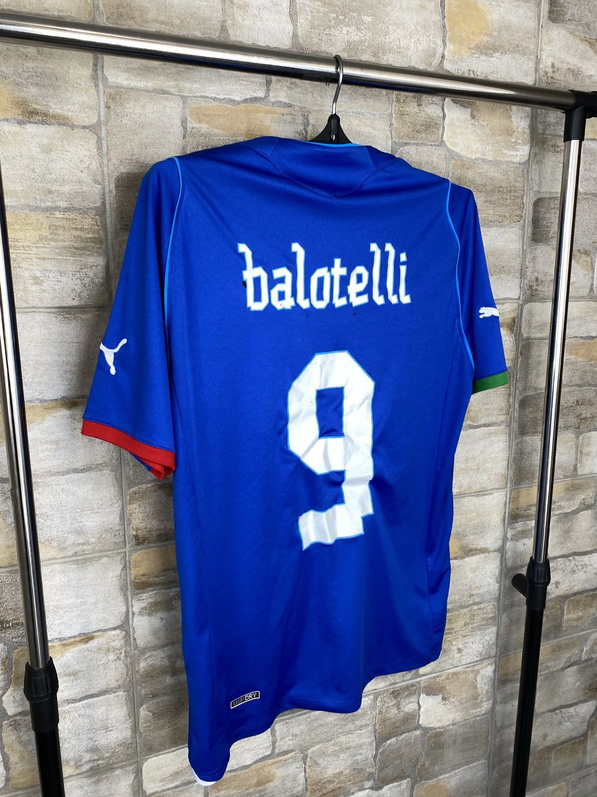 Puma Puma Italy 2013-2014 #9 Balotelli Home Kit Jersey Shirt Size US M / EU 48-50 / 2 - 12 Thumbnail