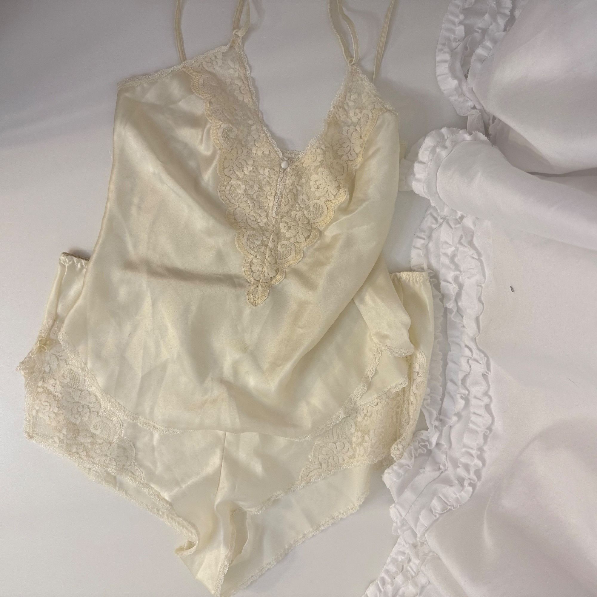 JCPenney Vintage JCPenney Fantasia Cream Ivory Lace Camisole & Shorts Size ONE SIZE - 1 Thumbnail