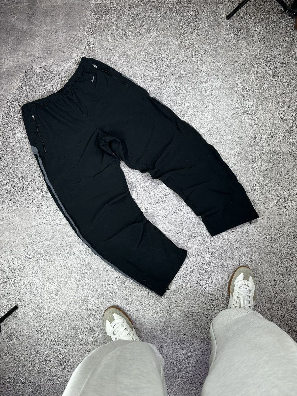 Nike Vintage Nike Trackpants Nylon Baggy Y2K Drill Style Size US 32 / EU 48 - 1 Thumbnail