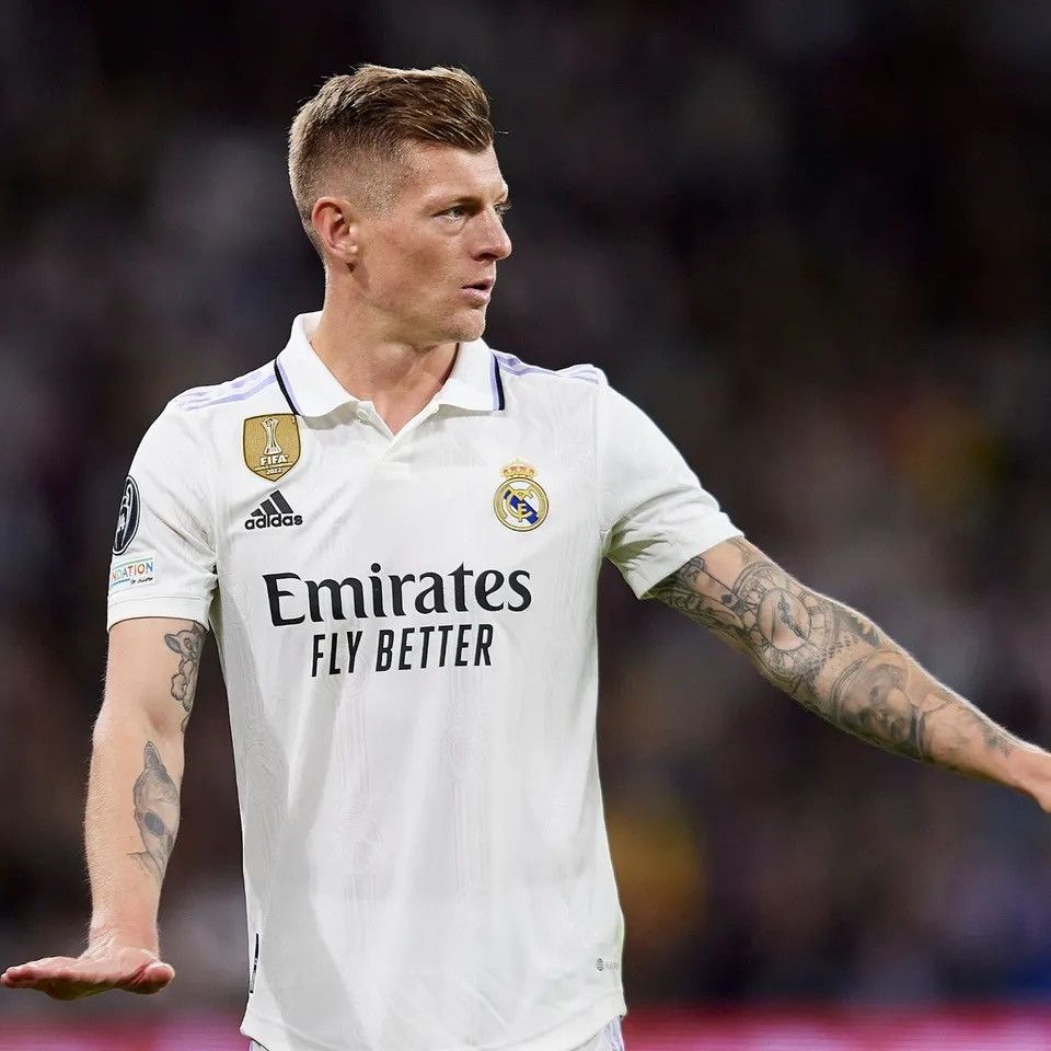 Adidas REAL MADRID ADIDAS 2022/2023 FOOTBALL HOME JERSEY #8 KROOS Size US L / EU 52-54 / 3 - 11 Thumbnail