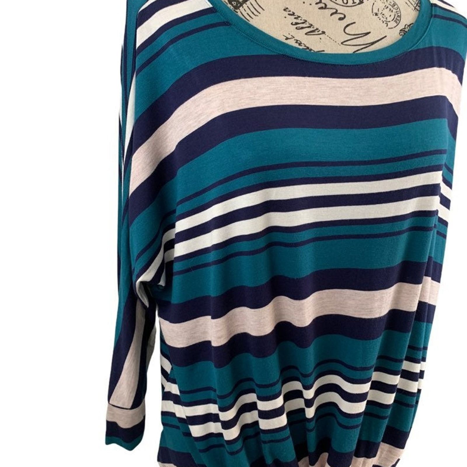 Ann Taylor Ann Taylor Women's Medium Blouse Tie Knot Front 3/4 Sleeves Size M / US 6-8 / IT 42-44 - 2 Thumbnail