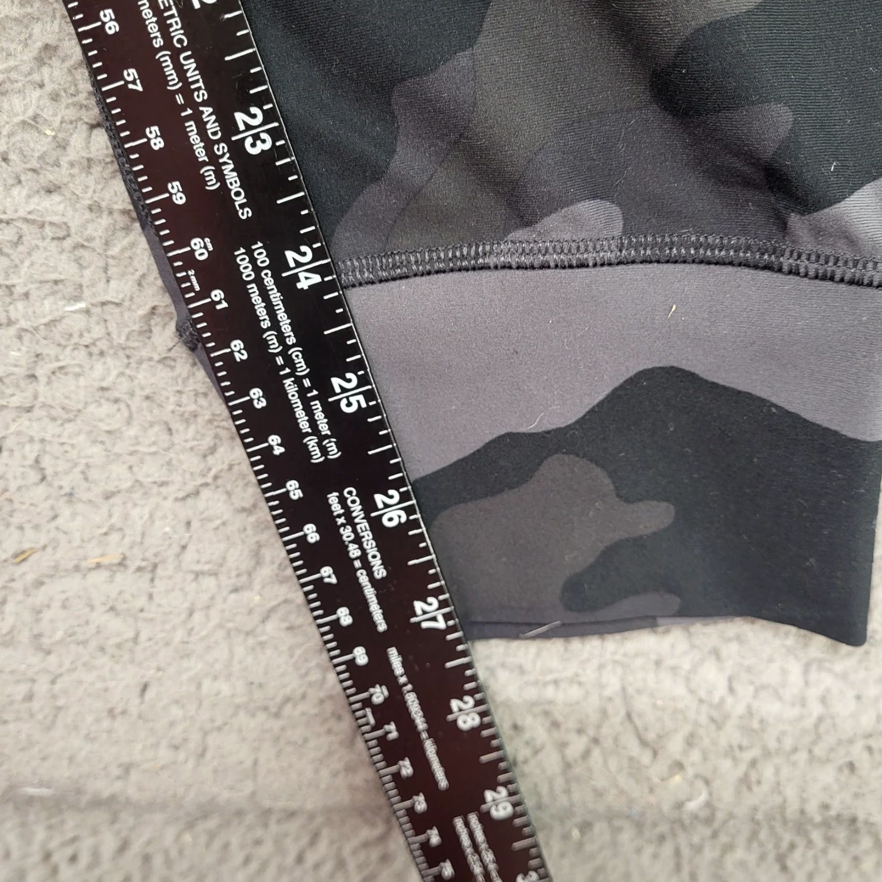 Old Navy Old Navy Active Joggers Women’s Size Large Gray Camouflage Powersoft High-Rise Go-Dry Size 36" / US 14 / IT 50 - 6 Thumbnail