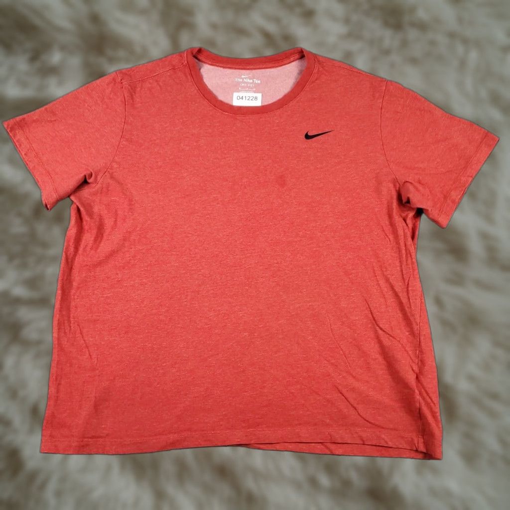 Nike Nike T Shirt Mens XL Red Swoosh Casual Short Sleeve Adult Regular Fit Shirt Men's Nike Logo T-Shirt XL Red Mens Size US XL / EU 56 / 4 - 1 Thumbnail