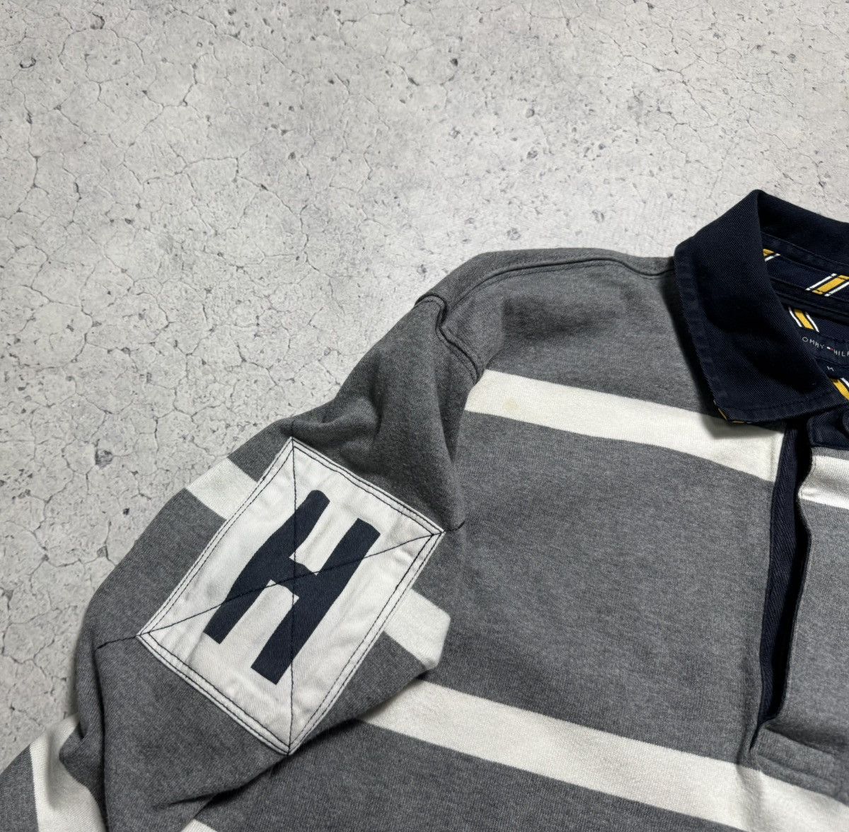 Tommy Hilfiger Tommy Hilfiger Striped Rugby Sweatshirt Vintage Size M Y2K Size US M / EU 48-50 / 2 - 7 Thumbnail