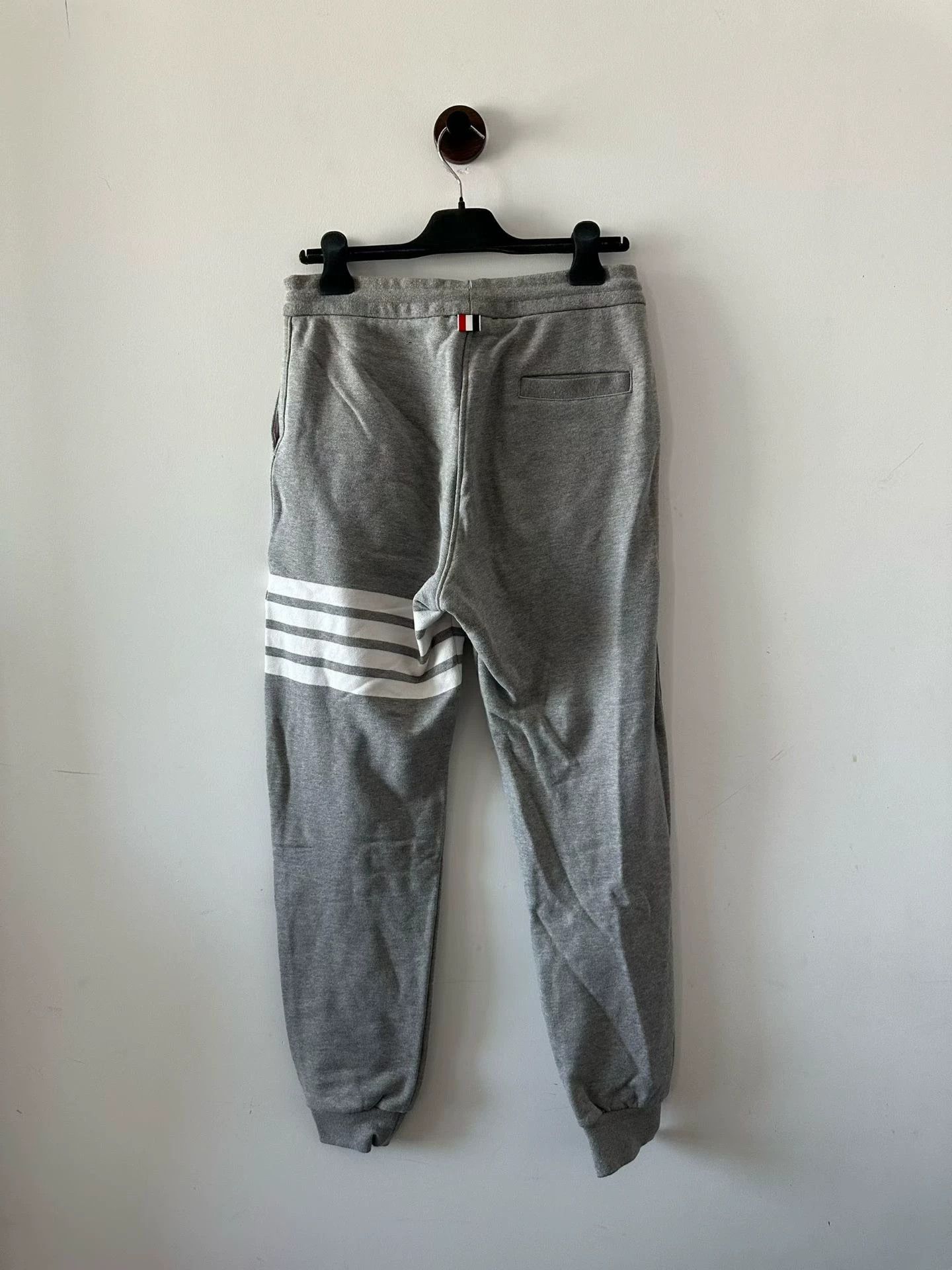 Thom Browne Thom Browne gray knit sweatpants 2 1 wear Size US 30 / EU 46 - 2 Thumbnail