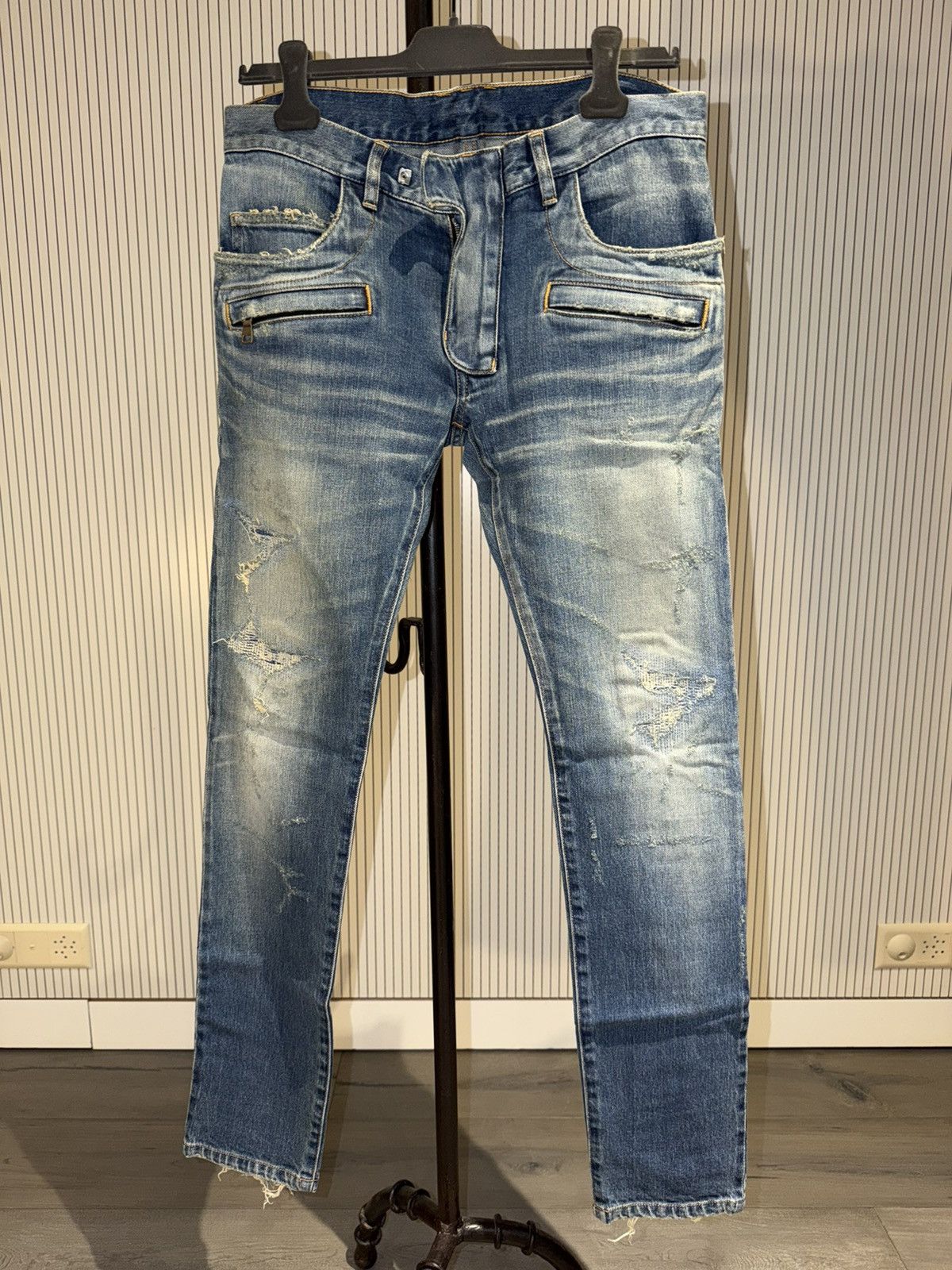 Balmain Balmain Distressed Slim Denim Size US 30 / EU 46 - 1 Thumbnail