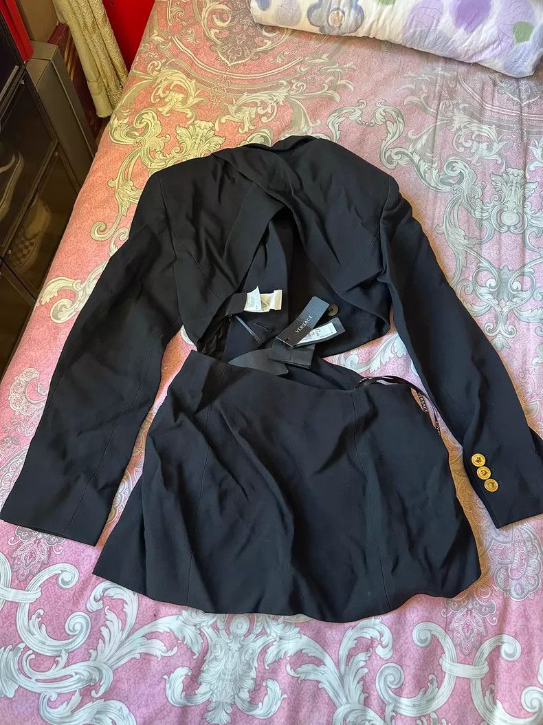 Versace Versace Women's openwork blazer with black buttons and gol Size L / US 10 / IT 46 - 9 Thumbnail