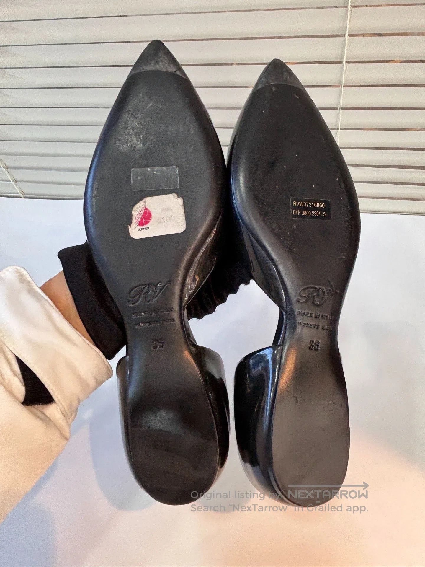 Roger Vivier RV Black Patent Leather Flats. Size US 5 / IT 35 - 4 Thumbnail