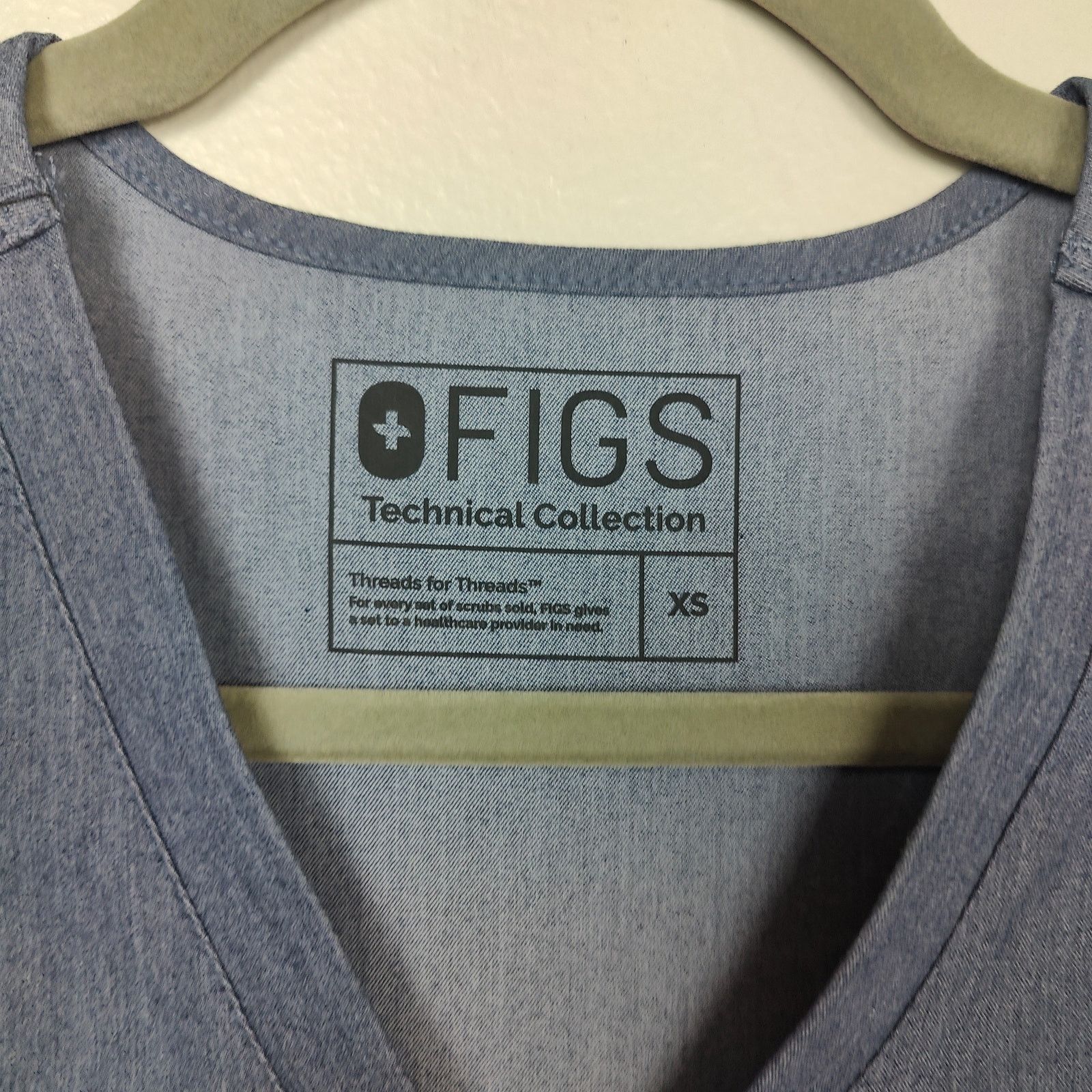 Other Figs Casma Scrub Top Womens XS Heather Denim Gray V-Neck Size XS / US 0-2 / IT 36-38 - 3 Thumbnail