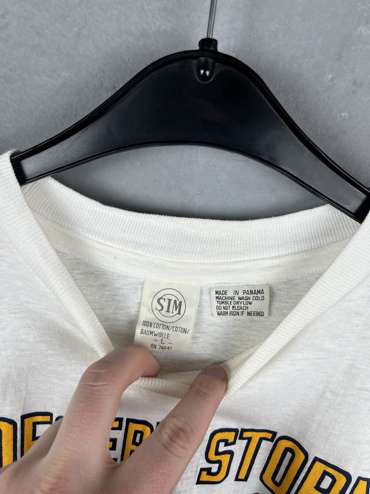 Vintage Vintage 90s USA 'Operation Desert Storm' White Tee Size US L / EU 52-54 / 3 - 6 Thumbnail