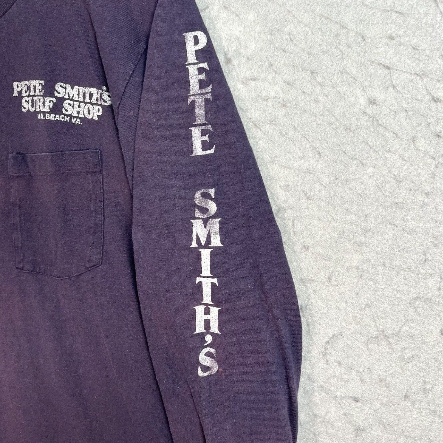 Vintage VINTAGE 1980s Pete Smiths Surf Shop Beach Graphic T Shirt Mens Adult Medium Blue Cotton Faded Surfwear Size US M / EU 48-50 / 2 - 5 Thumbnail