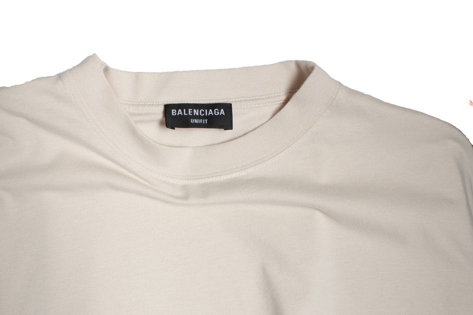 Balenciaga Balenciaga, Uni t- shirt in off white Size US L / EU 52-54 / 3 - 9 Thumbnail