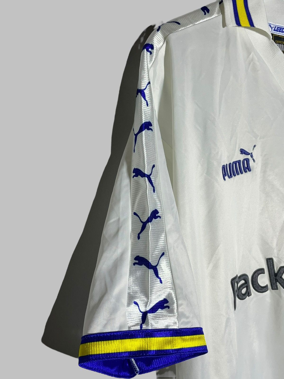Puma × Vintage Leeds United Puma 1998/99 Home Vintage Football Shirt Size US L / EU 52-54 / 3 - 4 Thumbnail