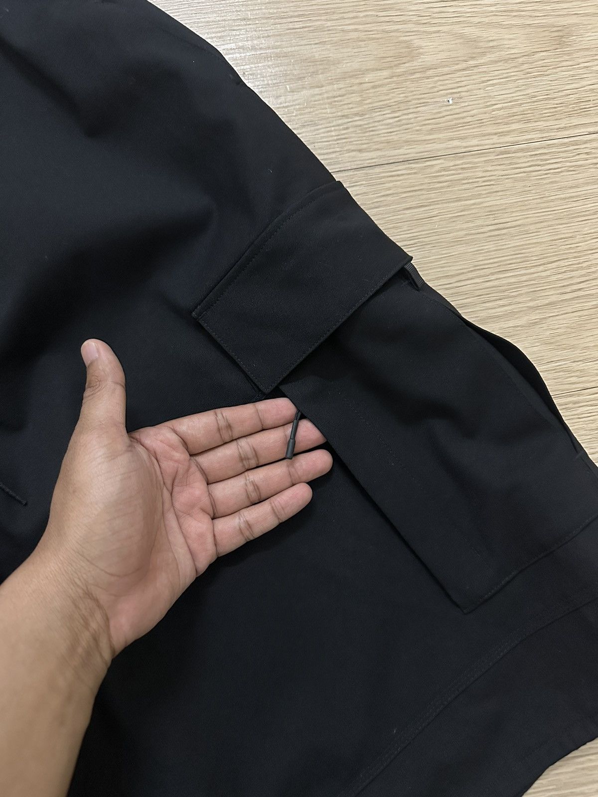 Y-3 × Yohji Yamamoto Yohji Yamamoto Y-3 Wide-Leg Wool-Blend Twill Cargo Shorts Size US 30 / EU 46 - 7 Thumbnail