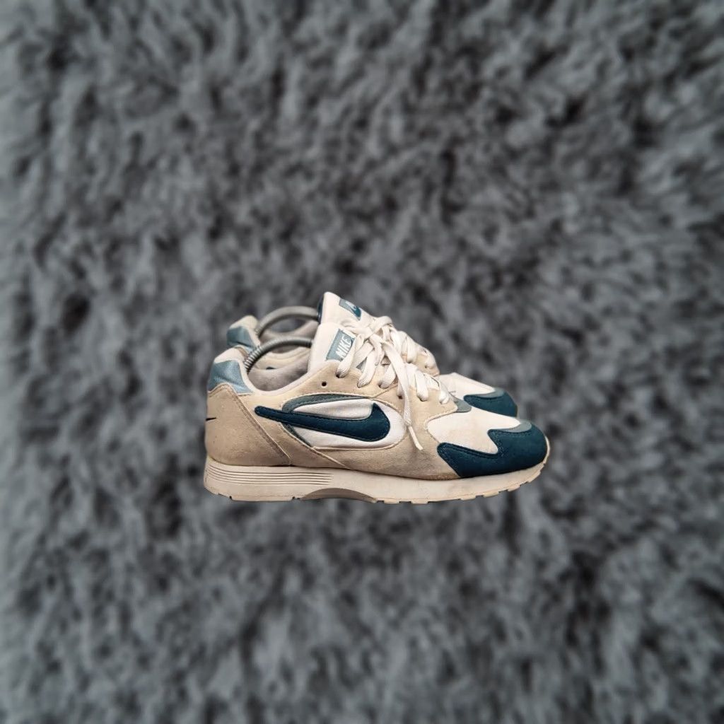 Nike VINTAGE Nike Outburst Sneaker Womens 8 White Blue 90s Casual Canvas Low Top Vintage 96's Nike Outburst Sneakers Size US 8 / IT 38 - 1 Thumbnail